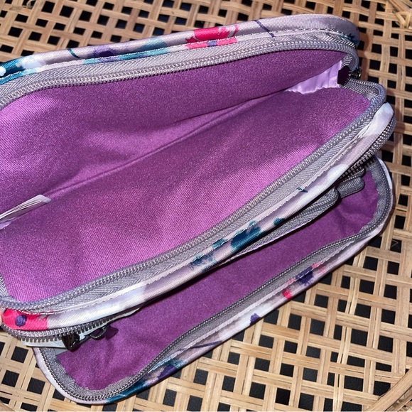 Lug Flipper Jewelry Clutch - Picture 9 of 9